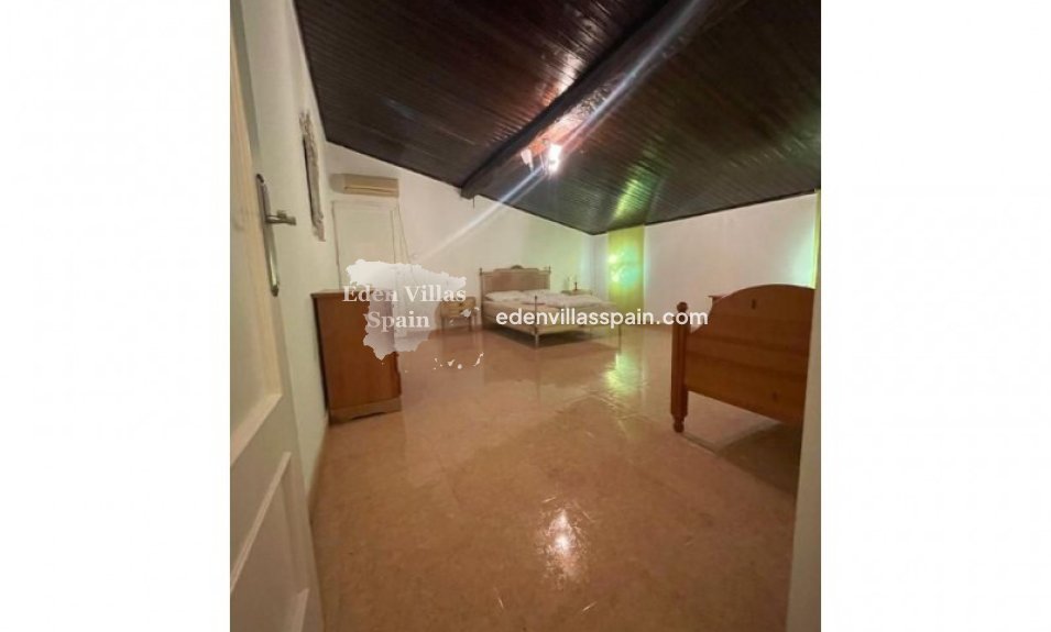 Immobilien Zweiter Hand - Landhaus - Dolores