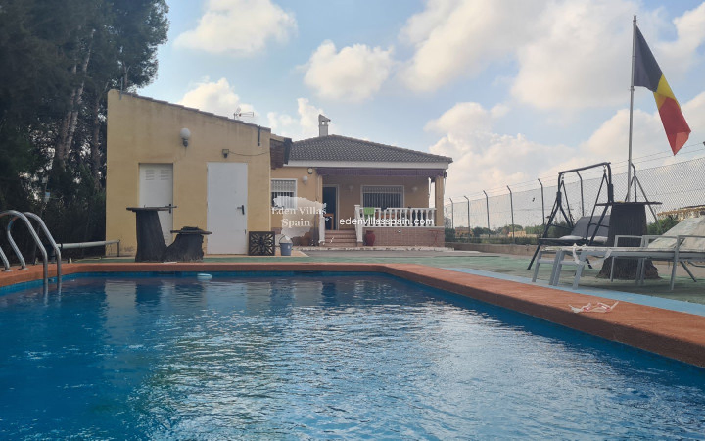 Immobilien Zweiter Hand - Landhaus - Dolores