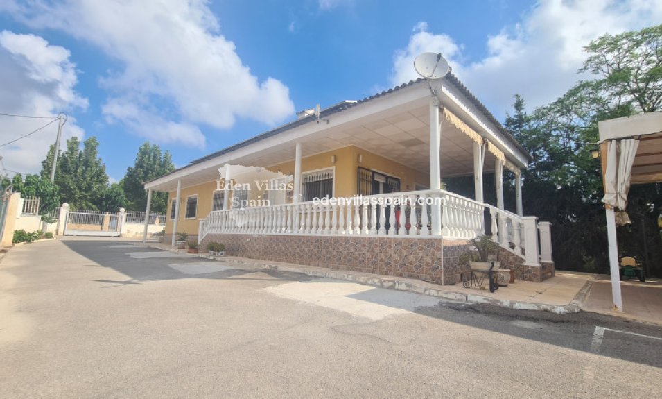Immobilien Zweiter Hand - Landhaus - Dolores