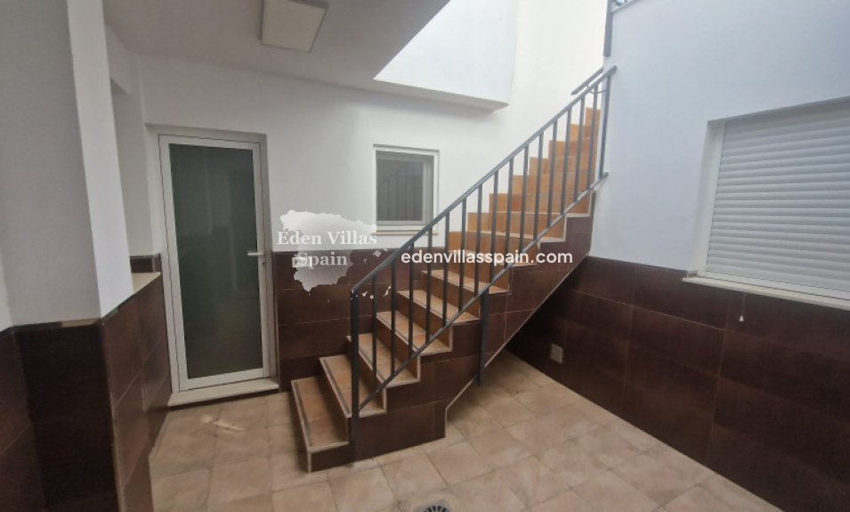 Immobilien Zweiter Hand - Stadthaus - Dolores