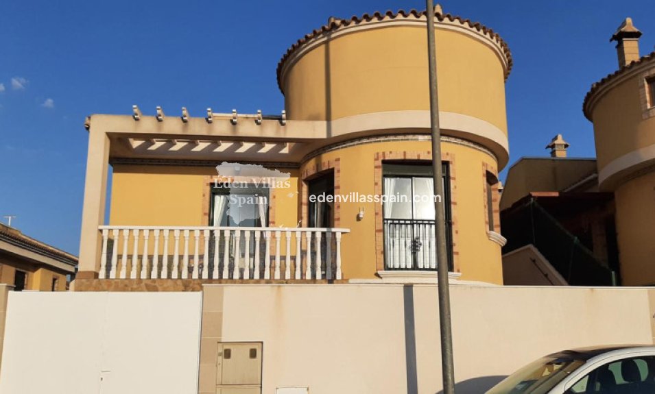 Immobilien Zweiter Hand - Urbanisierung freistehende Villa - Benferri