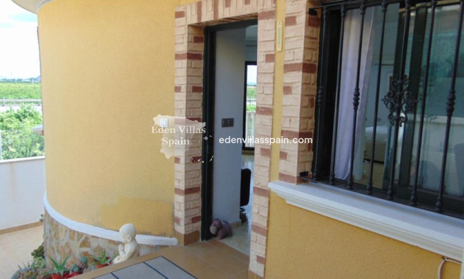 Immobilien Zweiter Hand - Urbanisierung freistehende Villa - Benferri