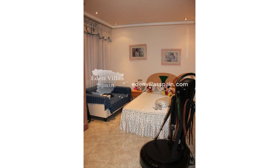 Immobilien Zweiter Hand - Urbanisierung freistehende Villa - Santa Pola
