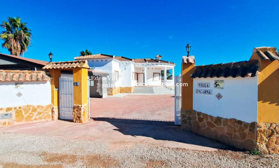 Immobilien Zweiter Hand - Villa an der Küste - Catral