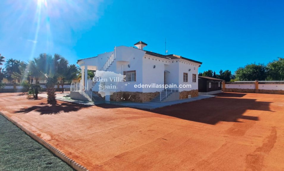 Immobilien Zweiter Hand - Villa an der Küste - Catral