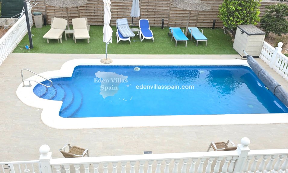 Immobilien Zweiter Hand - Villa an der Küste - La Marina