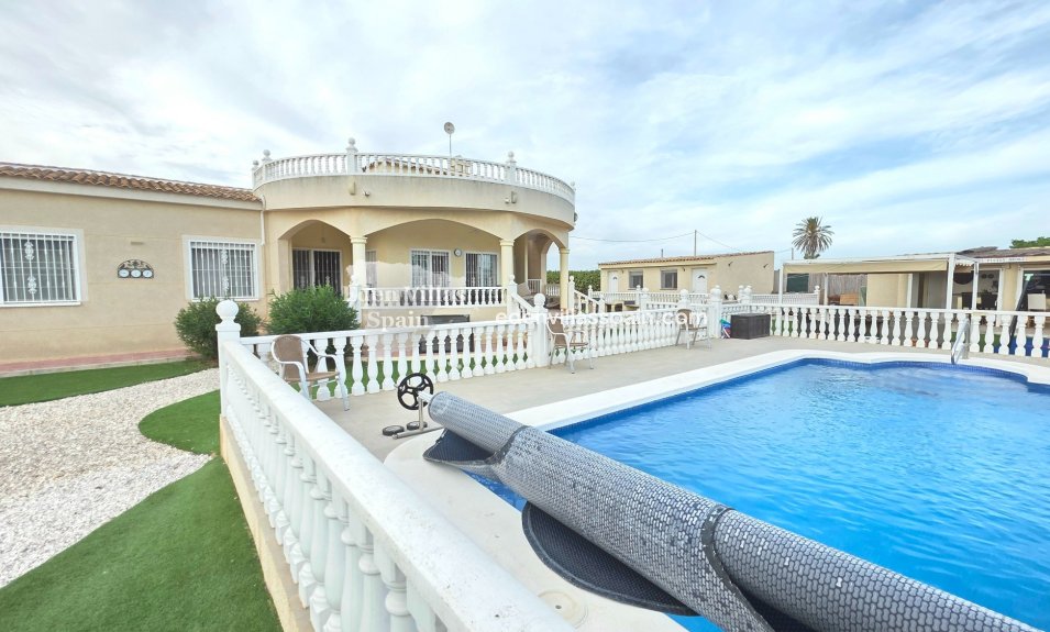 Immobilien Zweiter Hand - Villa an der Küste - La Marina