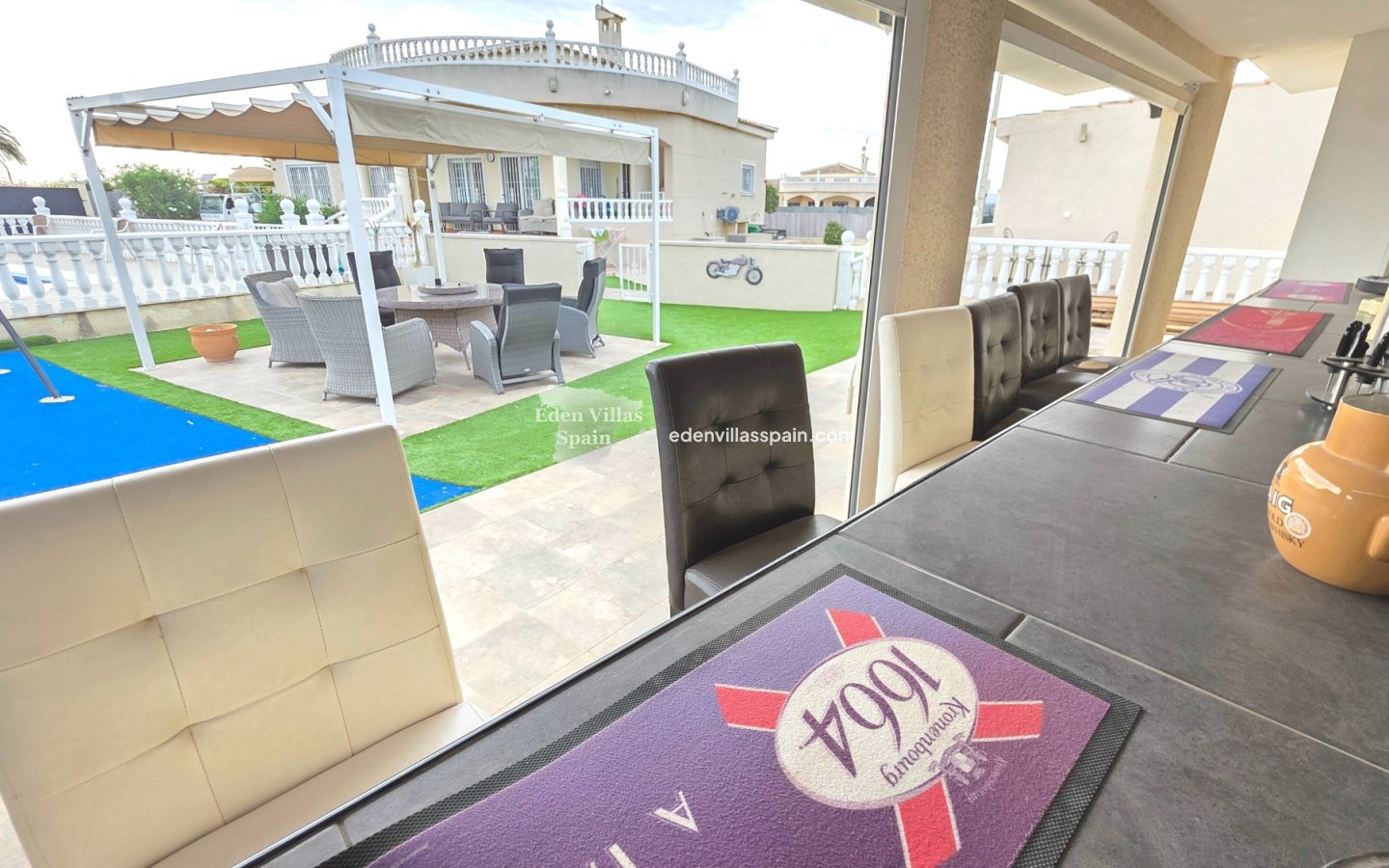 Immobilien Zweiter Hand - Villa an der Küste - La Marina