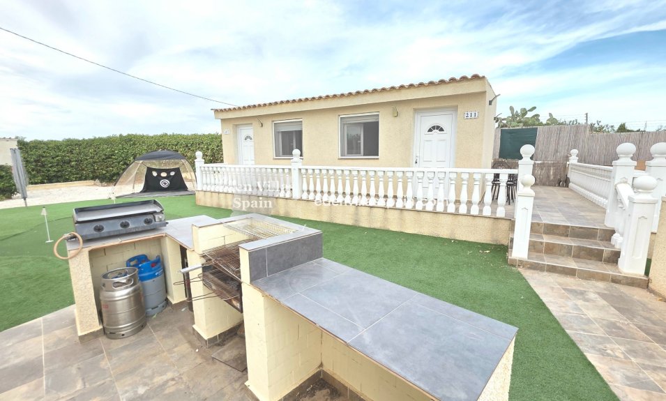 Immobilien Zweiter Hand - Villa an der Küste - La Marina