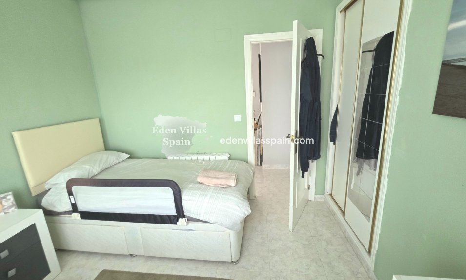 Immobilien Zweiter Hand - Villa an der Küste - La Marina