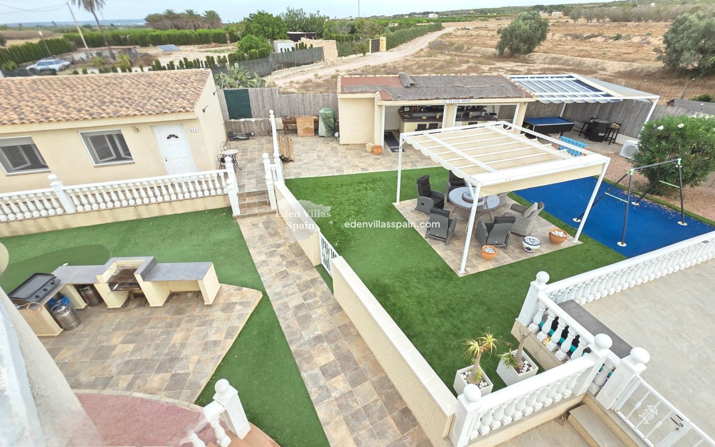 Immobilien Zweiter Hand - Villa an der Küste - La Marina