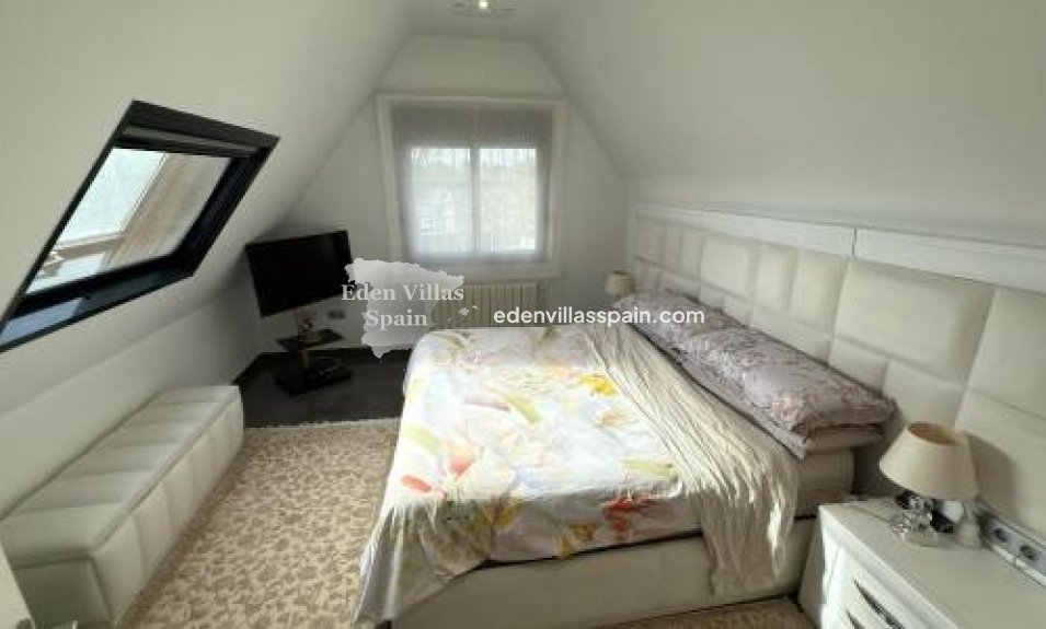 Immobilien Zweiter Hand - Villa an der Küste - San Juan