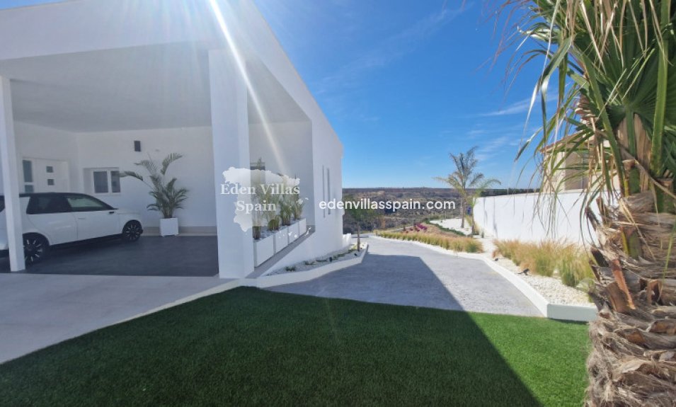 New Construction - Brand New Villa - La Marina