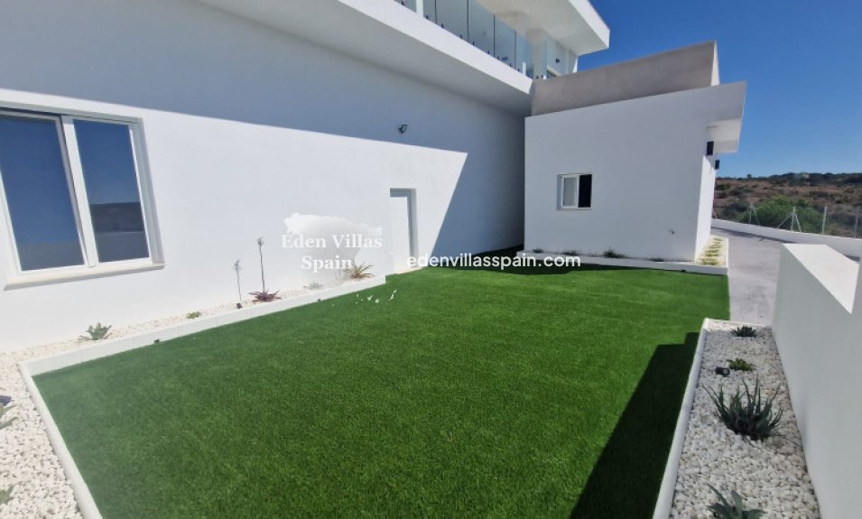 New Construction - Brand New Villa - La Marina