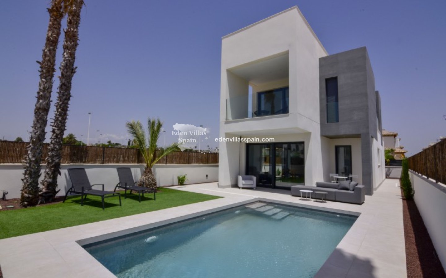 Nieuwbouw - Gloednieuwe villa - La Marina