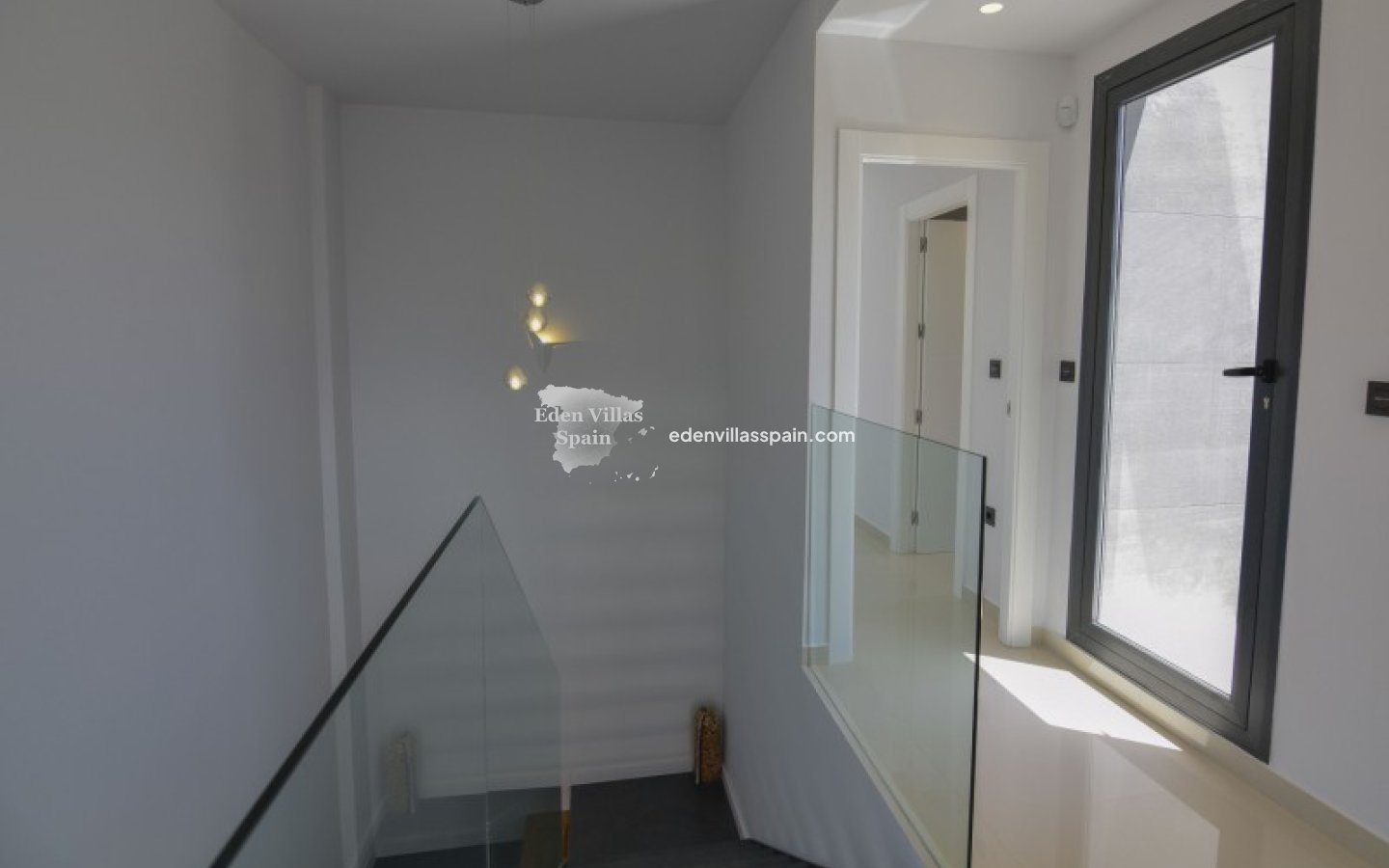 Nieuwbouw - Gloednieuwe villa - La Marina