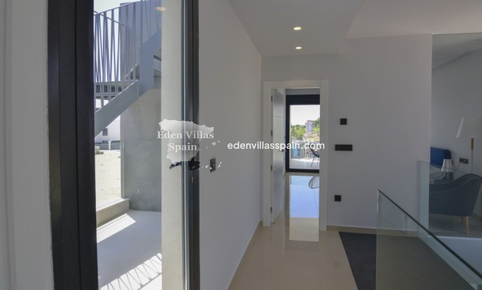 Nieuwbouw - Gloednieuwe villa - La Marina