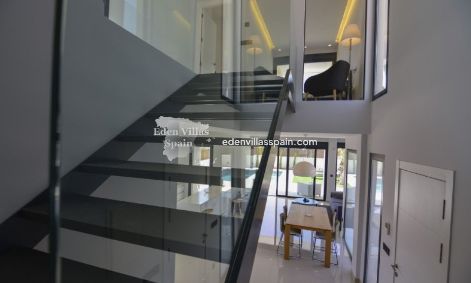 Nieuwbouw - Gloednieuwe villa - La Marina