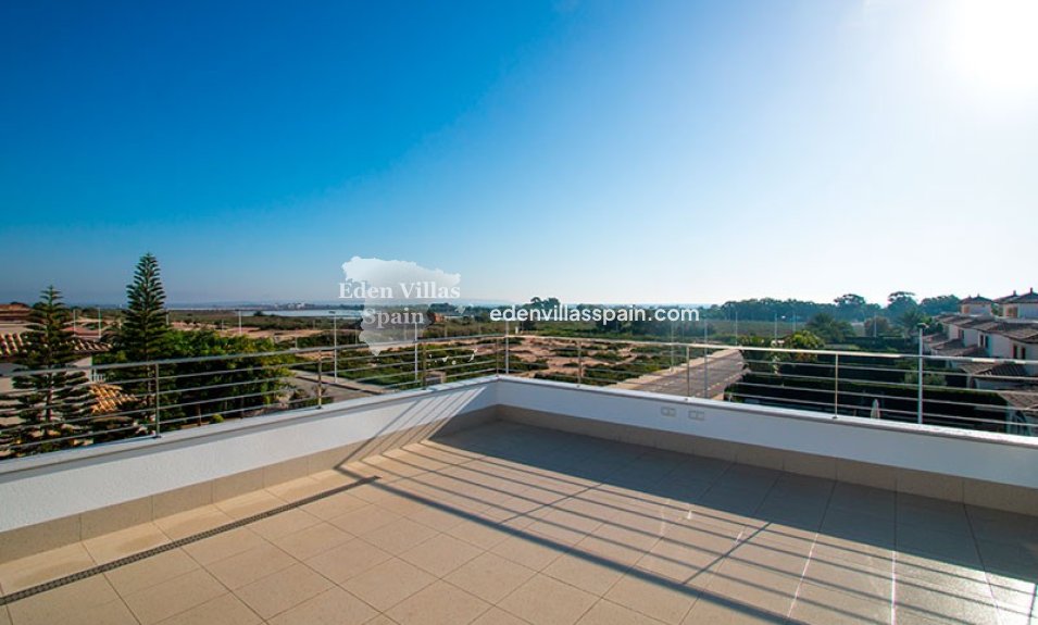 Nieuwbouw - Gloednieuwe villa - La Marina