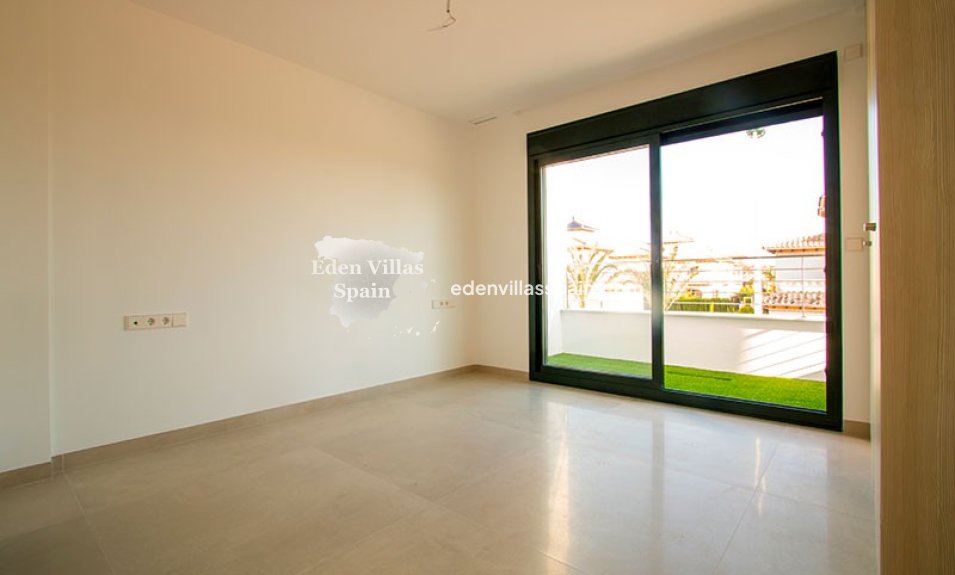 Nieuwbouw - Gloednieuwe villa - La Marina