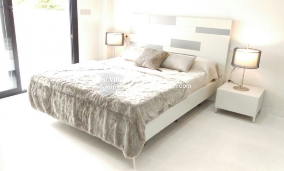 Nieuwbouw - Gloednieuwe villa - Orihuela Costa