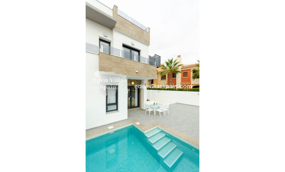 Obra Nueva - Chalet independiente - Torrevieja