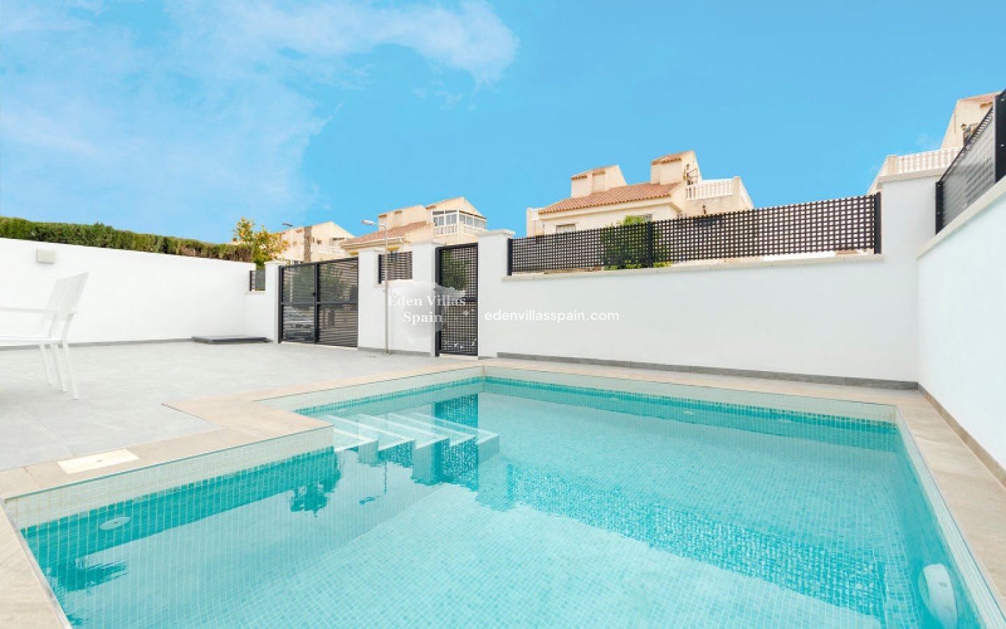 Obra Nueva - Chalet independiente - Torrevieja