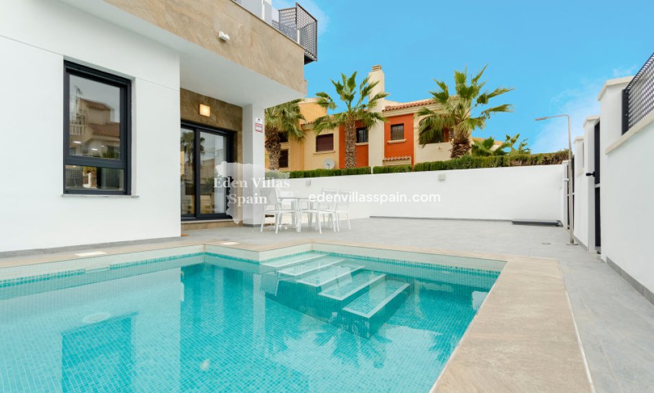 Obra Nueva - Chalet independiente - Torrevieja
