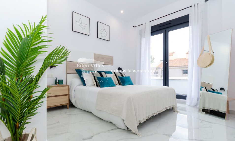 Obra Nueva - Chalet independiente - Torrevieja