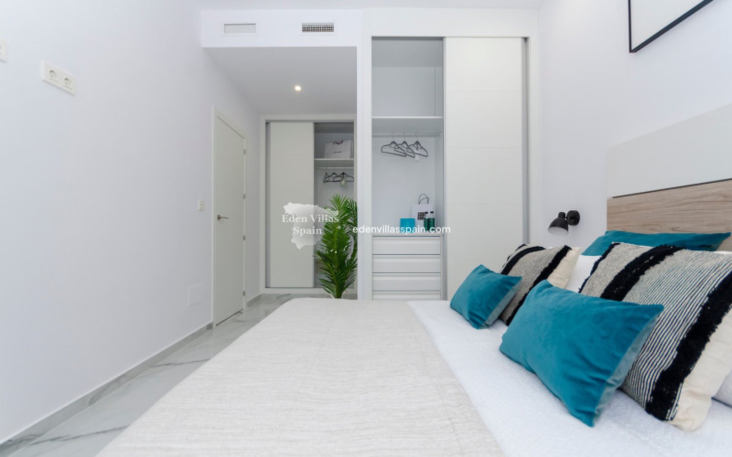 Obra Nueva - Chalet independiente - Torrevieja