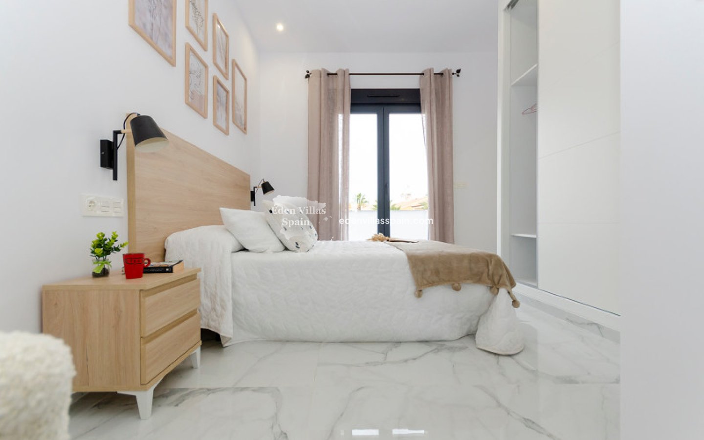Obra Nueva - Chalet independiente - Torrevieja