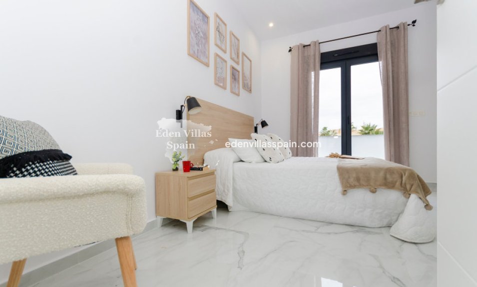 Obra Nueva - Chalet independiente - Torrevieja