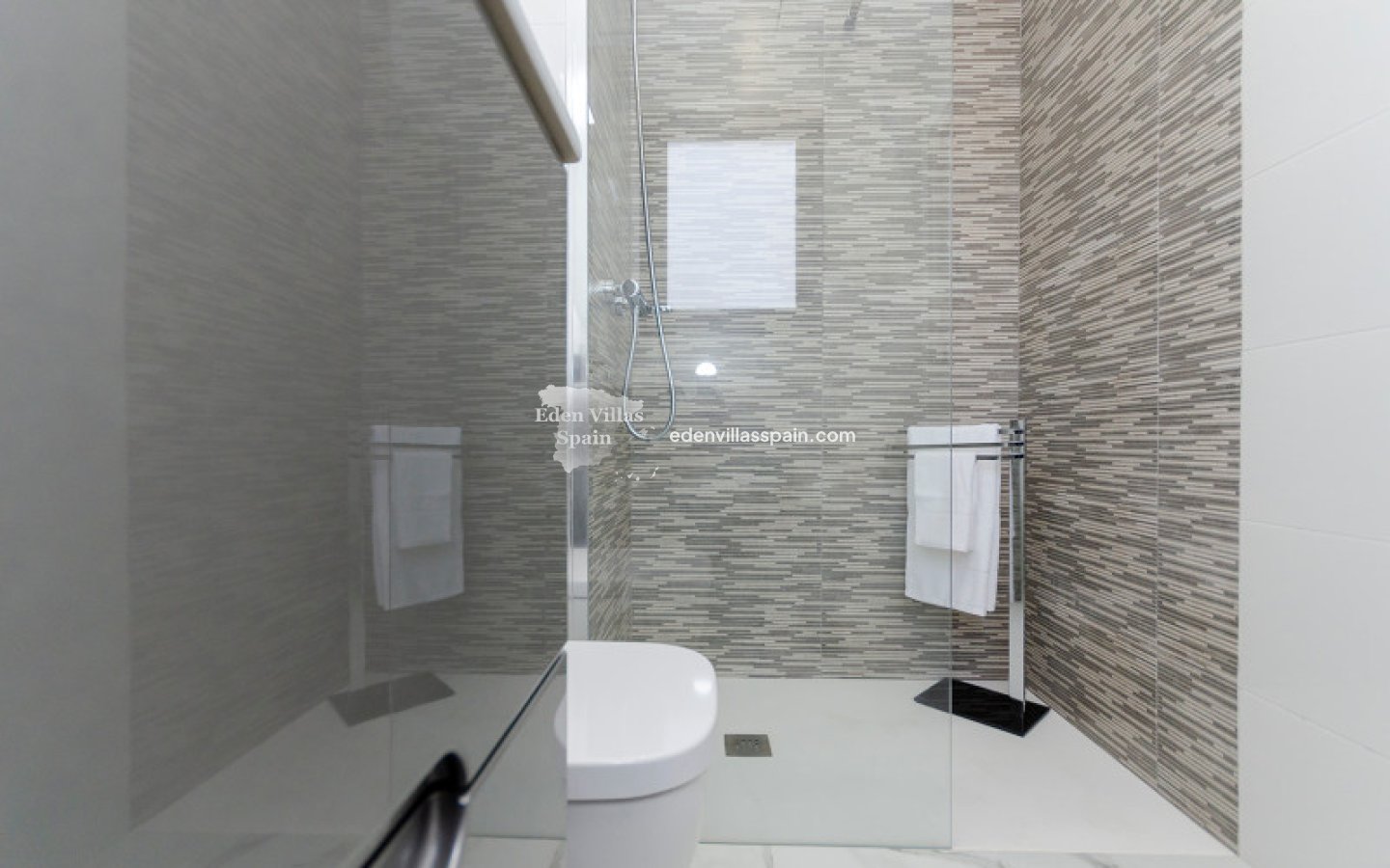 Obra Nueva - Chalet independiente - Torrevieja