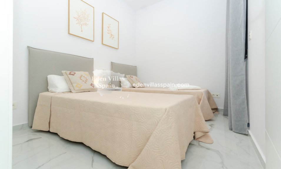 Obra Nueva - Chalet independiente - Torrevieja