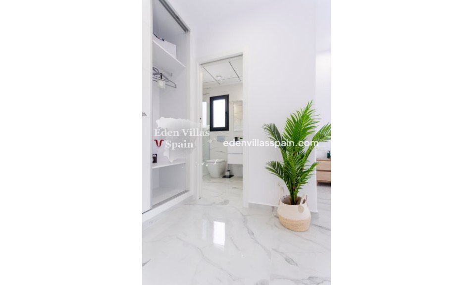 Obra Nueva - Chalet independiente - Torrevieja