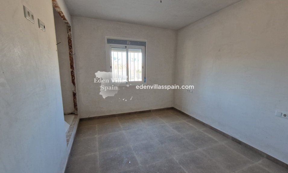 Obra Nueva - Villa a estrenar - Catral