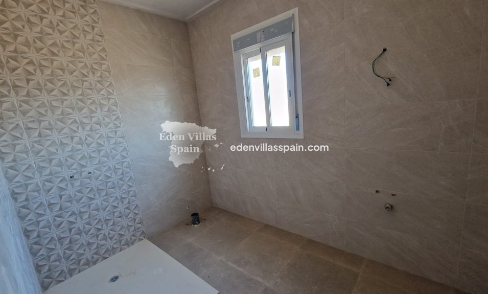 Obra Nueva - Villa a estrenar - Catral