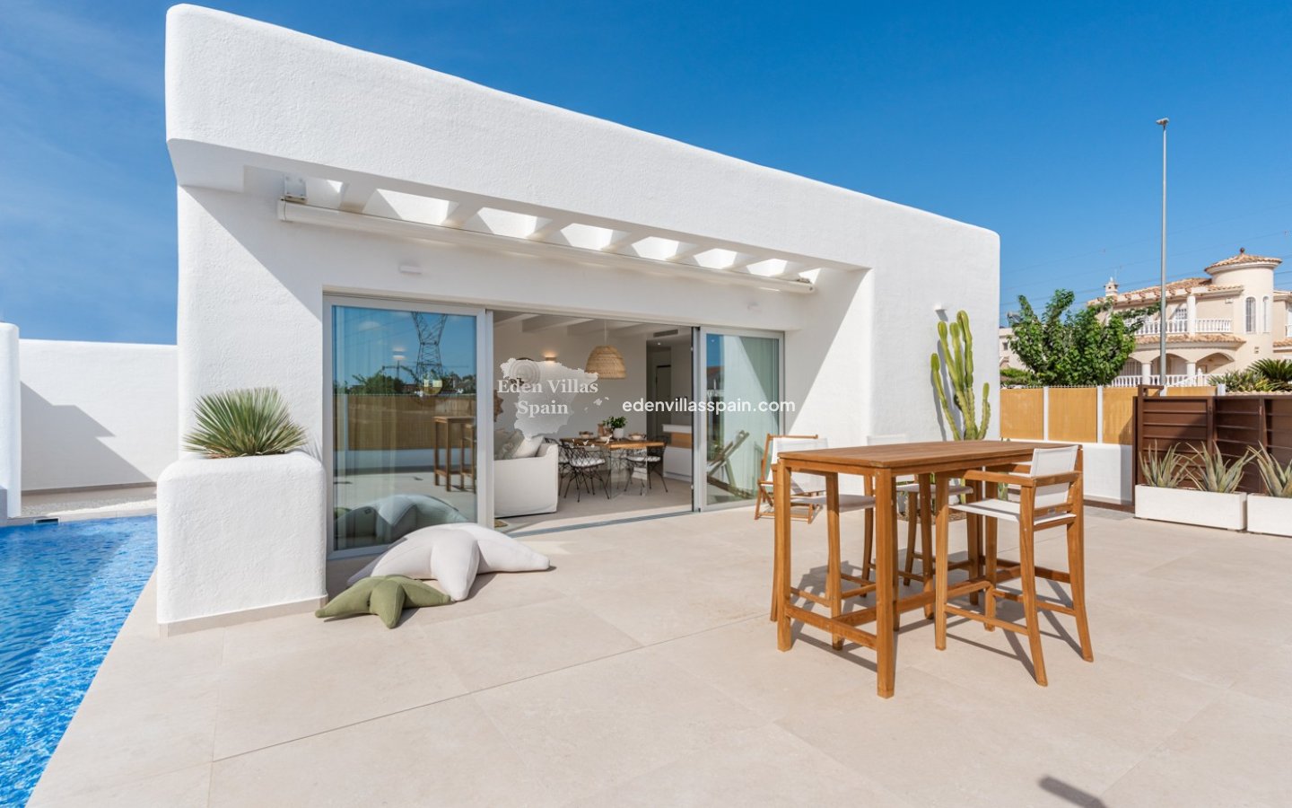 Obra Nueva - Villa a estrenar - Dolores