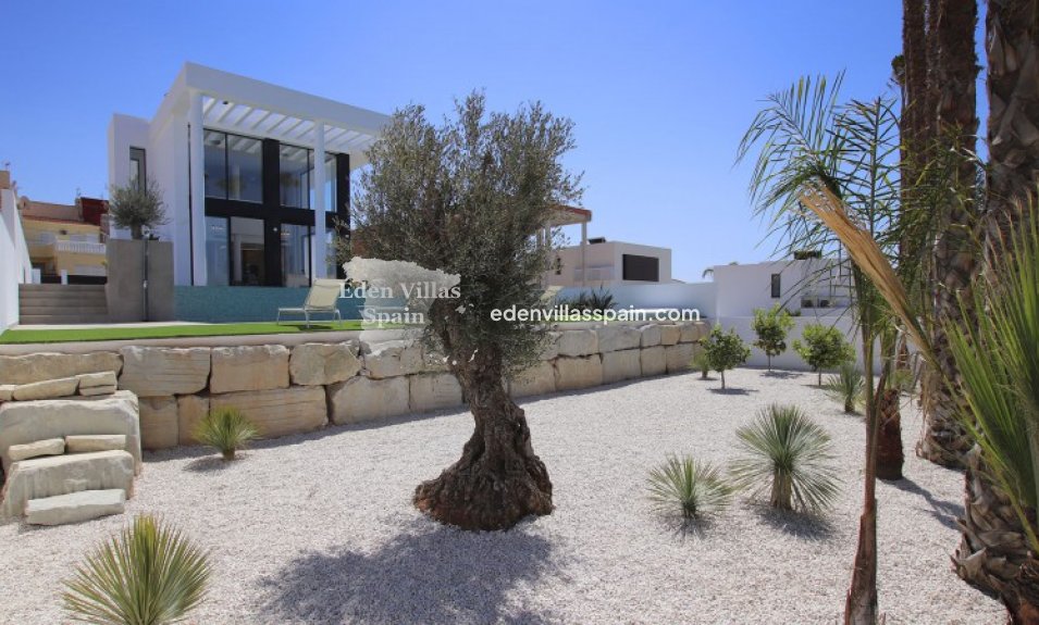 Obra Nueva - Villa a estrenar - La Marina