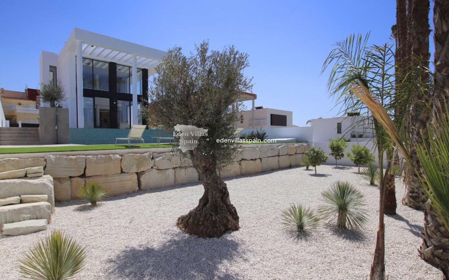 Obra Nueva - Villa a estrenar - La Marina