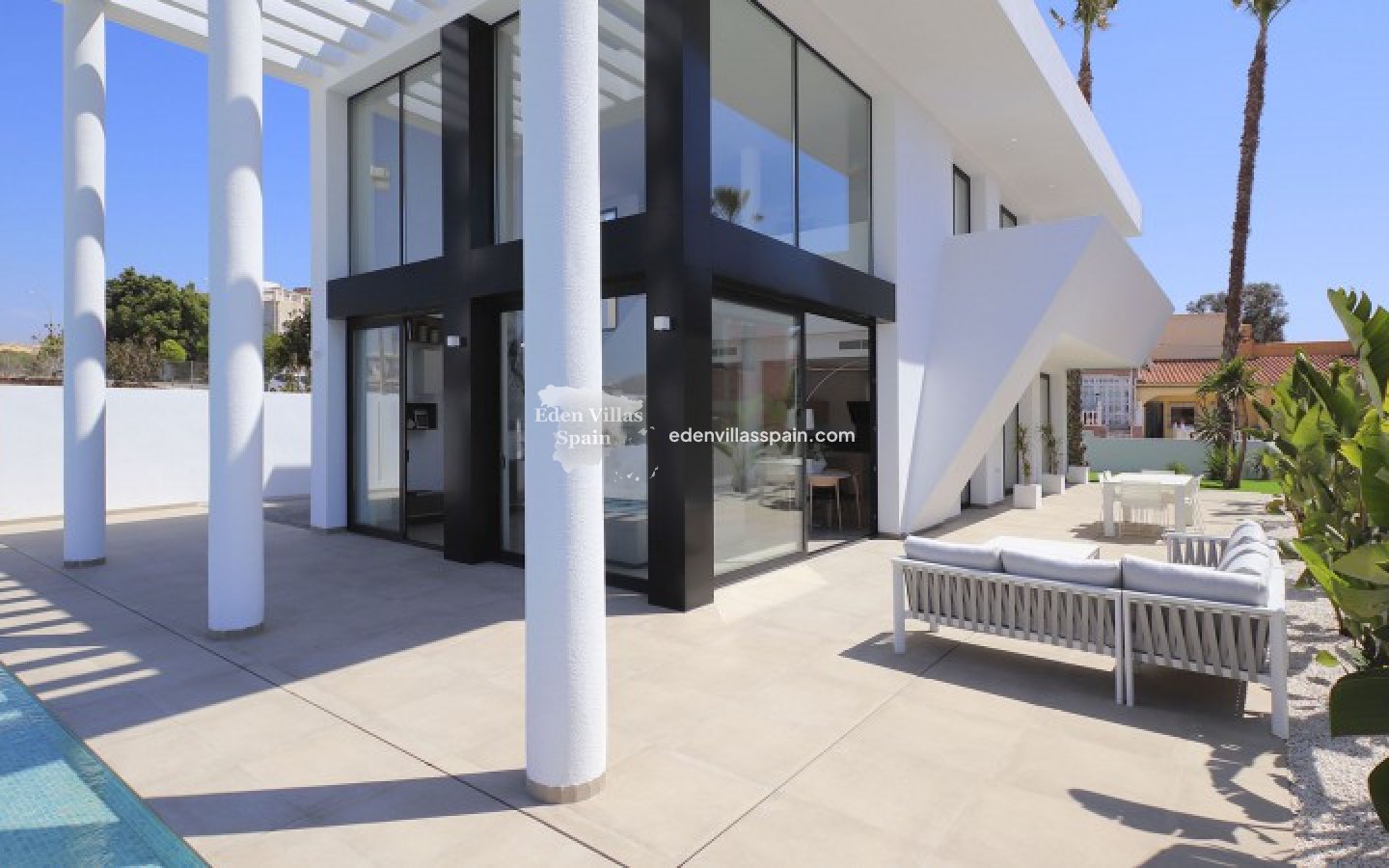 Obra Nueva - Villa a estrenar - La Marina