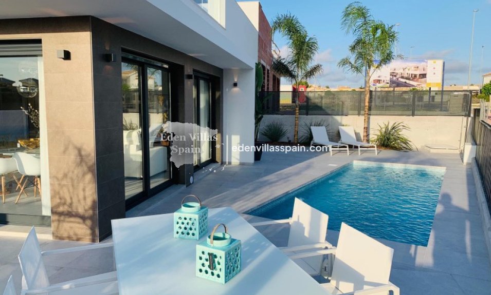 Obra Nueva - Villa a estrenar - La Marina