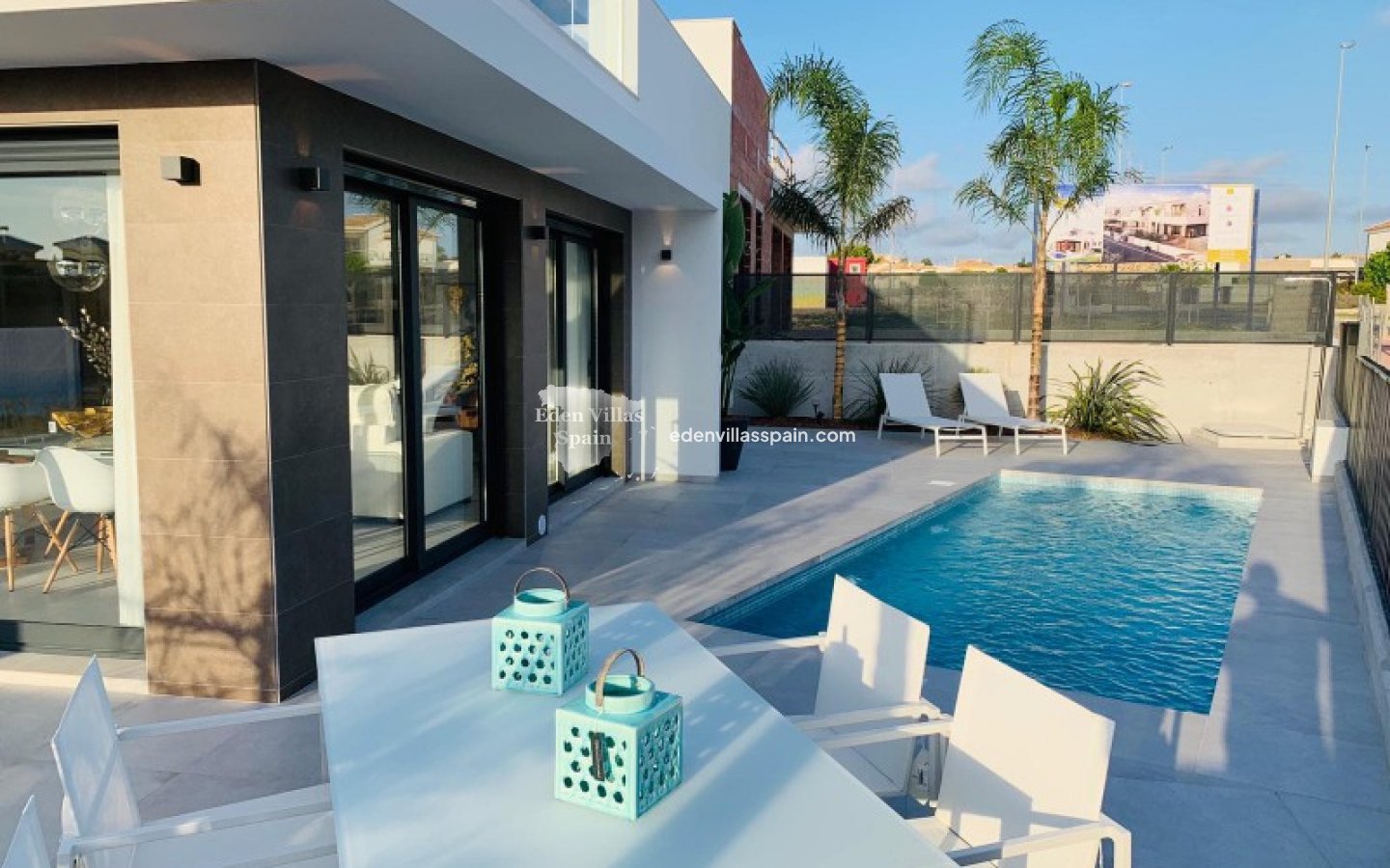 Obra Nueva - Villa a estrenar - La Marina
