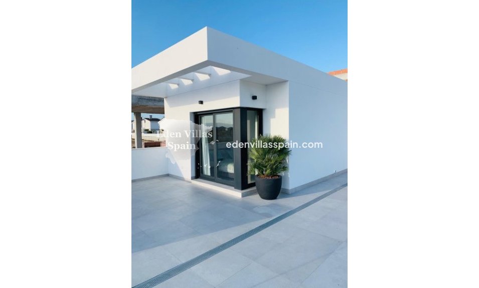 Obra Nueva - Villa a estrenar - La Marina