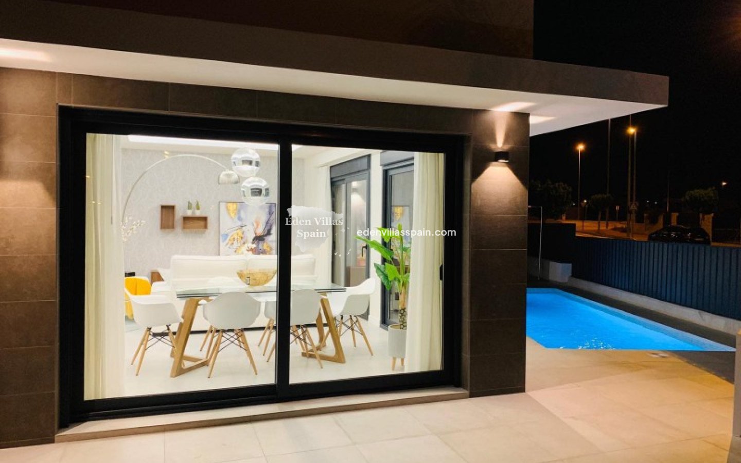 Obra Nueva - Villa a estrenar - La Marina