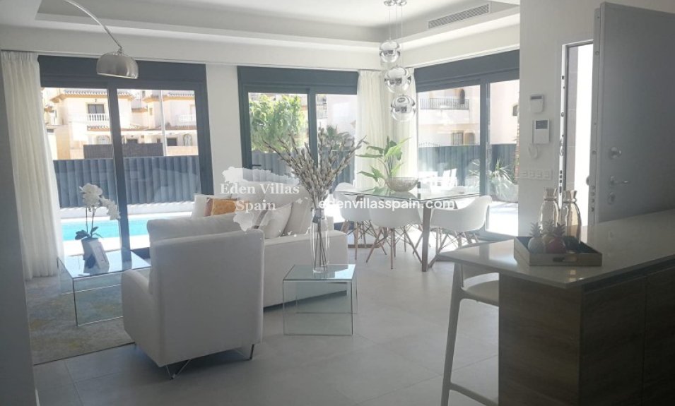 Obra Nueva - Villa a estrenar - La Marina