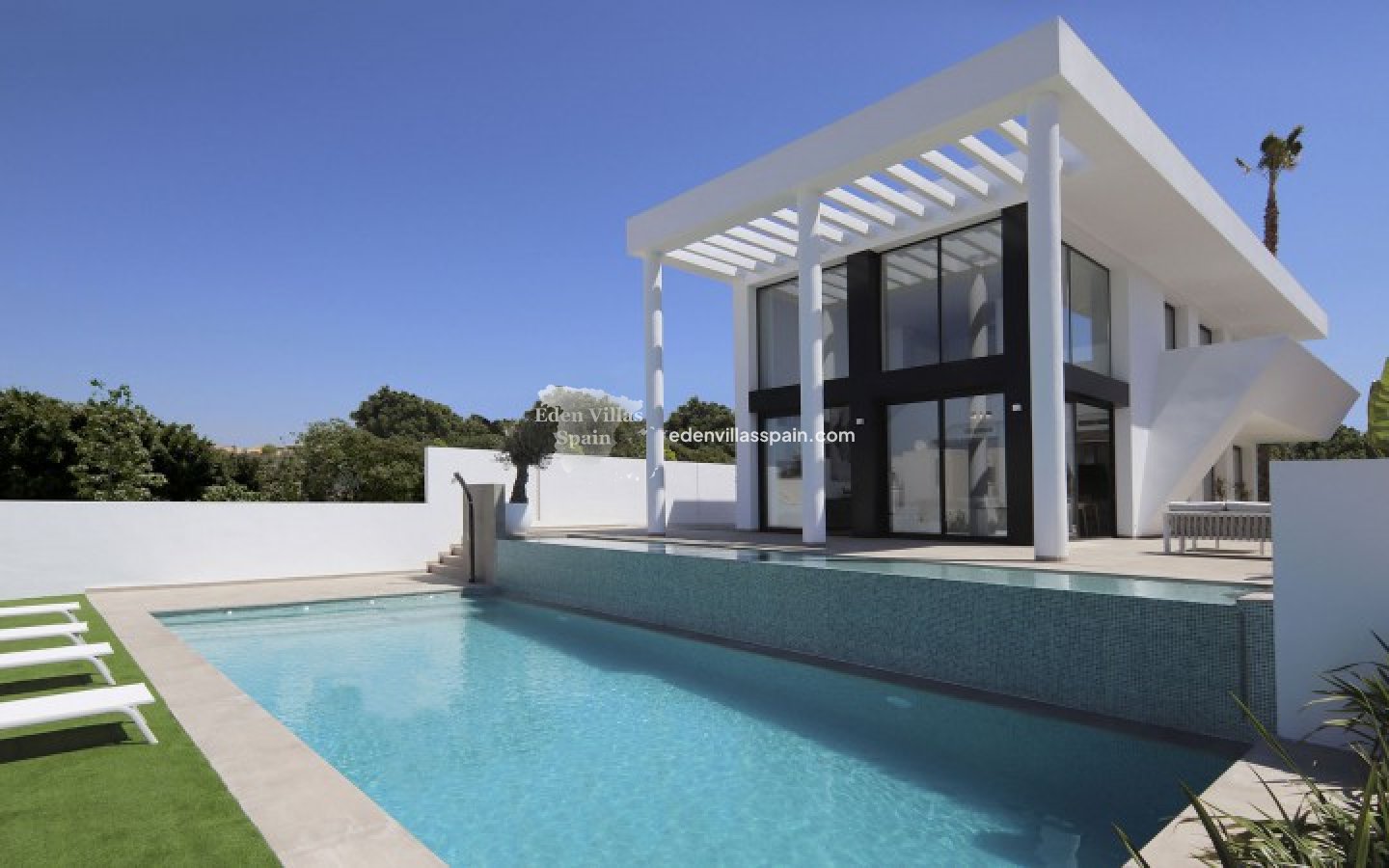 Obra Nueva - Villa a estrenar - La Marina