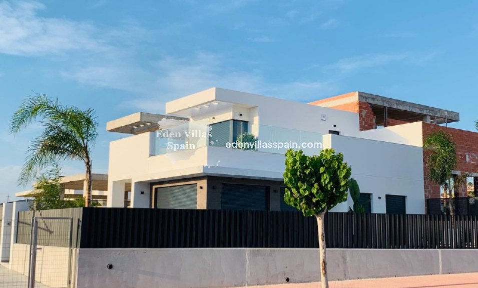 Obra Nueva - Villa a estrenar - La Marina