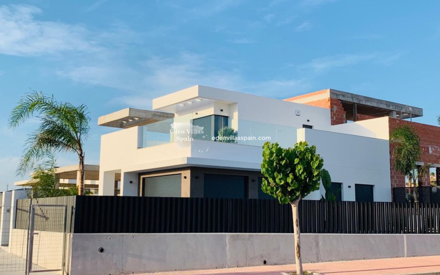 Obra Nueva - Villa a estrenar - La Marina