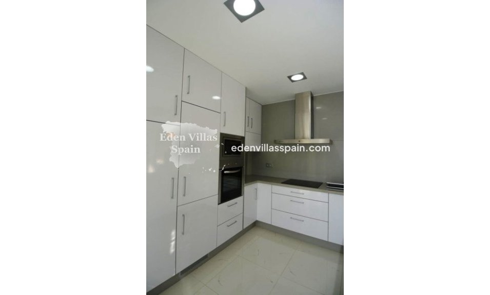 Obra Nueva - Villa costera - Orihuela Costa